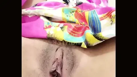 usando um consolo de duas cabecas na buceta e no cuzinho 1733496661